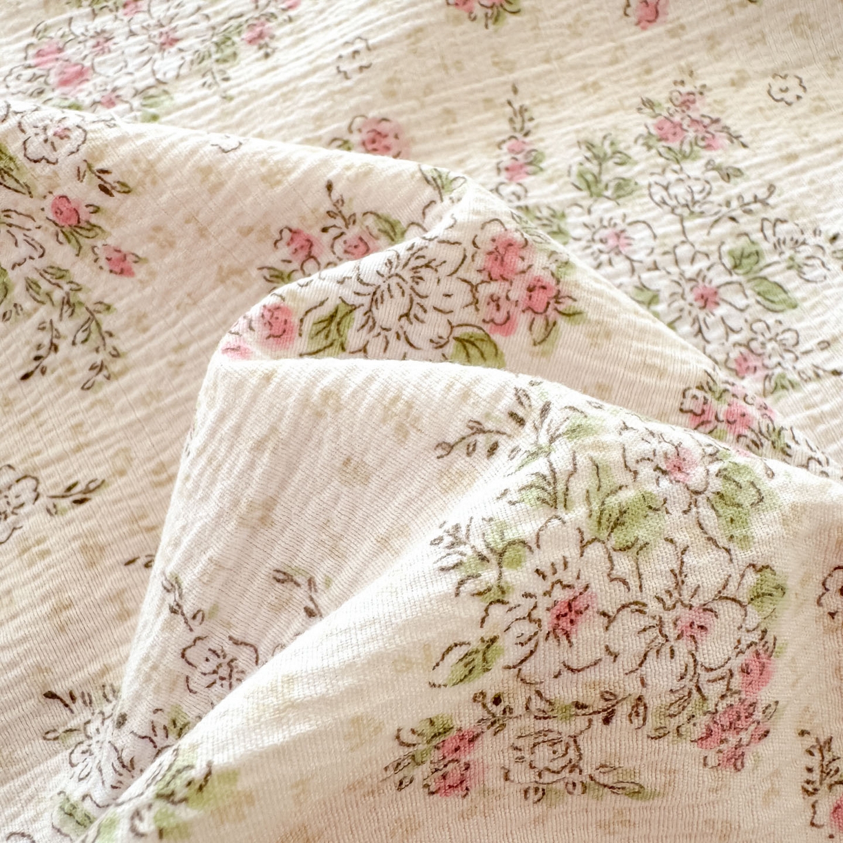 91家纺网 家纺一手货源 找家纺 Sweet dreams甜梦 2026新款A类皱皱双层纱小清新酒店一体式旅行睡袋 粉色小碎花