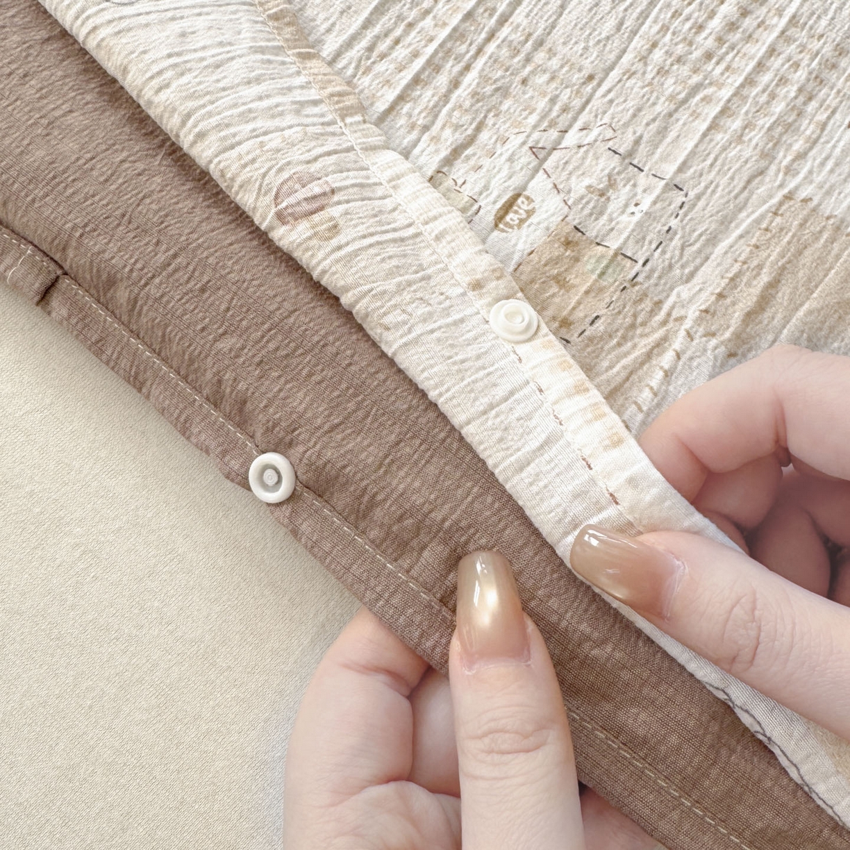 91家纺网 家纺一手货源 找家纺 Sweet dreams甜梦 2026新款A类皱皱双层纱小清新酒店一体式旅行睡袋 格子小兔