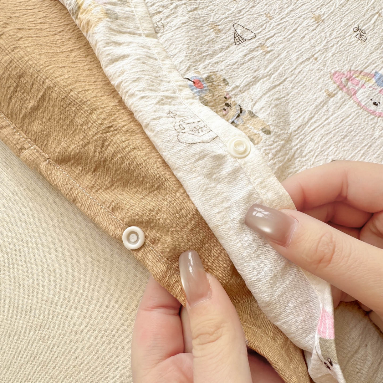 91家纺网 家纺一手货源 找家纺 Sweet dreams甜梦 2026新款A类皱皱双层纱小清新酒店一体式旅行睡袋 狗狗世界