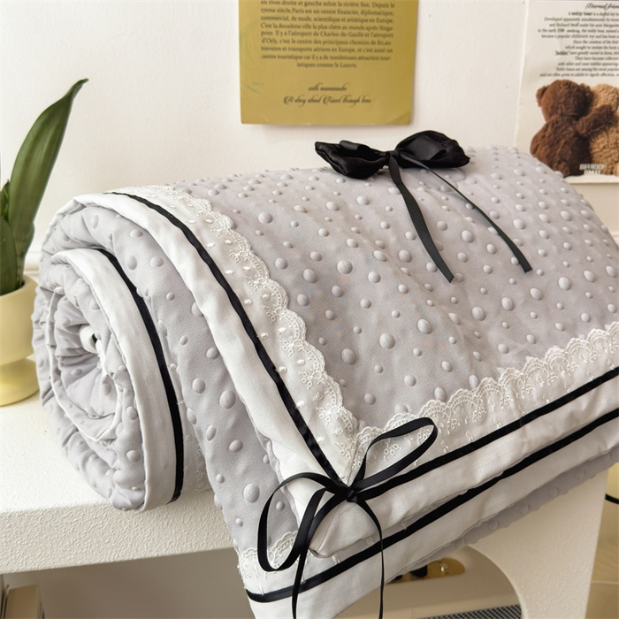 91家纺网 家纺一手货源 找家纺 布凡家居 2026新款四层纱按摩豆豆被泡泡夏被子被芯 蝴蝶结-浅灰
