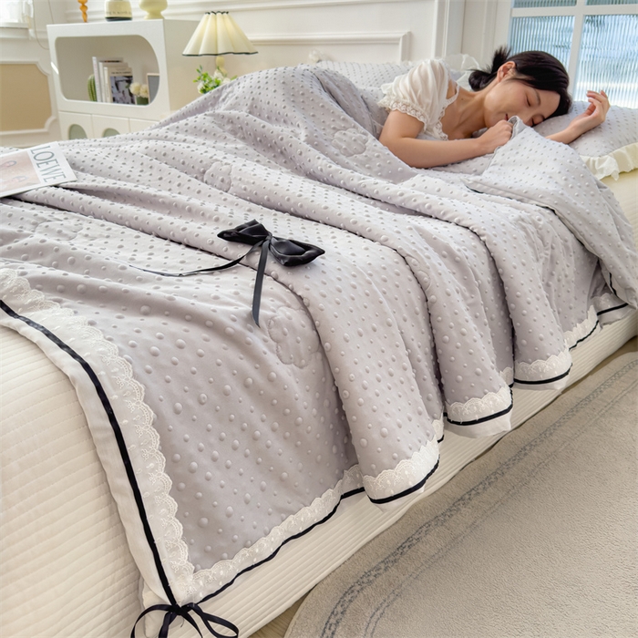 91家纺网 家纺一手货源 找家纺 布凡家居 2026新款四层纱按摩豆豆被泡泡夏被子被芯 蝴蝶结-浅灰