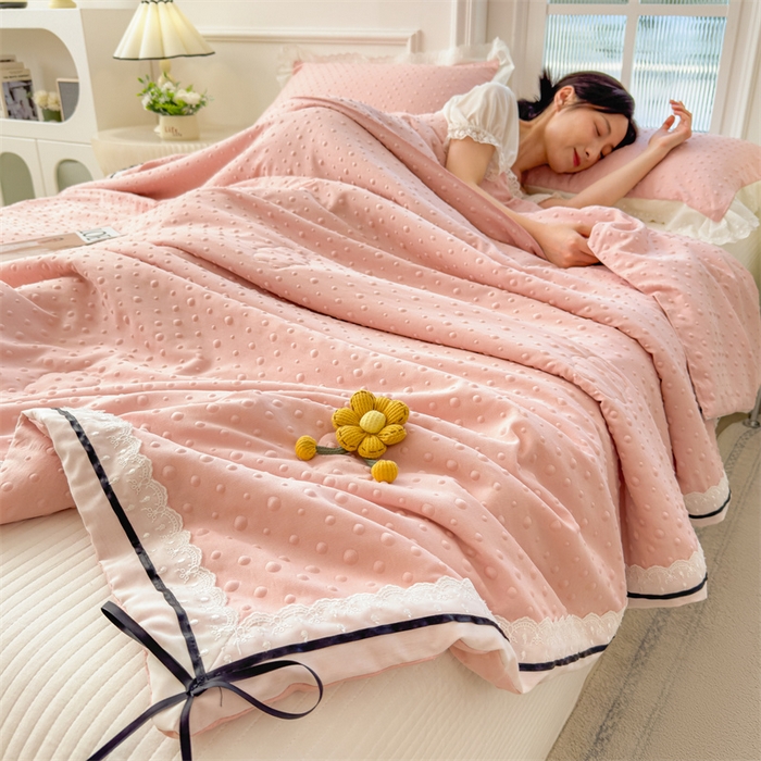 91家纺网 家纺一手货源 找家纺 布凡家居 2026新款四层纱按摩豆豆被泡泡夏被子被芯 小花-豆沙