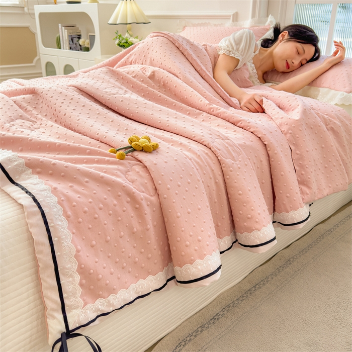 91家纺网 家纺一手货源 找家纺 布凡家居 2026新款四层纱按摩豆豆被泡泡夏被子被芯 小花-豆沙