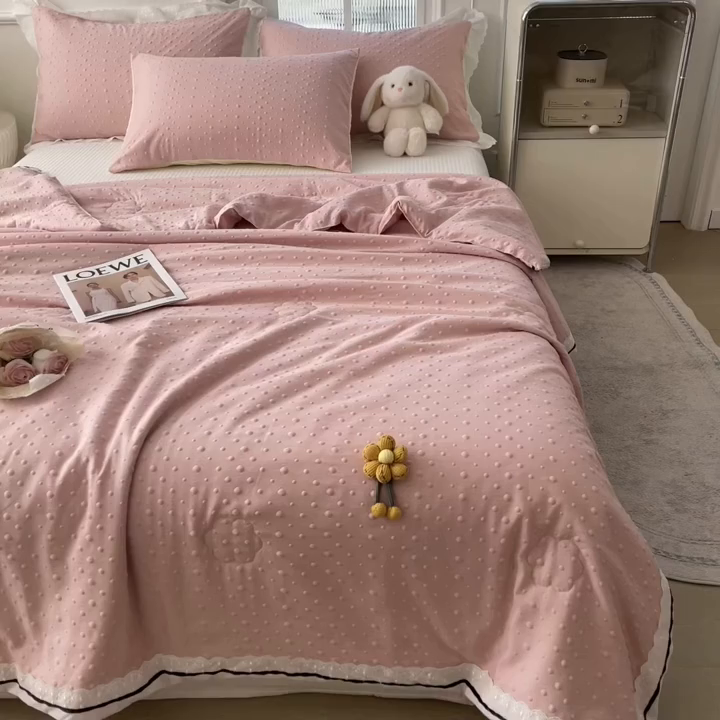 91家纺网 家纺一手货源 找家纺 布凡家居 2026新款四层纱按摩豆豆被泡泡夏被子被芯 小花-豆沙