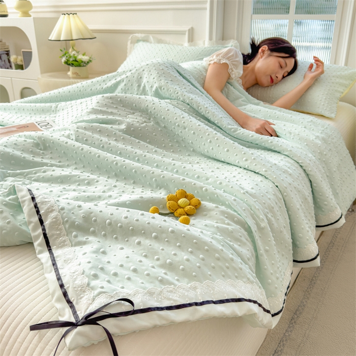 91家纺网 家纺一手货源 找家纺 布凡家居 2026新款四层纱按摩豆豆被泡泡夏被子被芯 小花-果绿