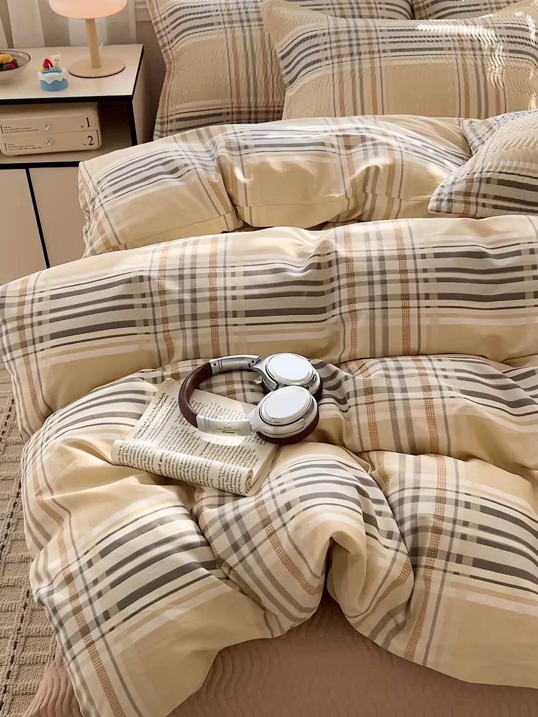 91家纺网 家纺一手货源 找家纺 梦精灵家纺 2026新款纯棉床盖四件套全棉绗缝夹棉防滑床单四季通用榻榻米单人学生宿舍 格调情思AB咖