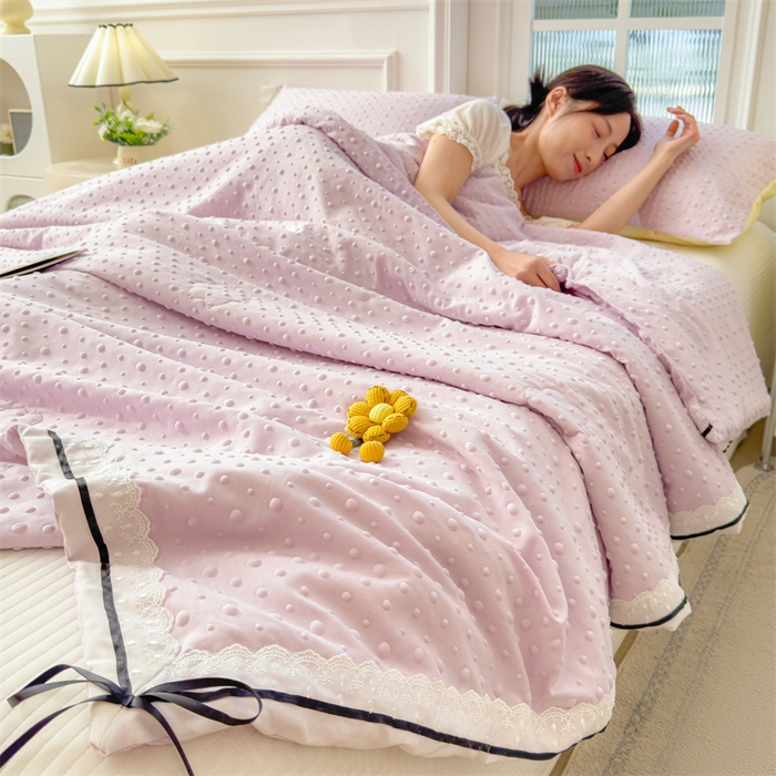 91家纺网 家纺一手货源 找家纺 布凡家居 2026新款四层纱按摩豆豆被泡泡夏被子被芯 小花-浅粉