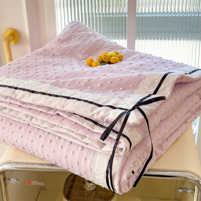 91家纺网 家纺一手货源 找家纺 布凡家居 2026新款四层纱按摩豆豆被泡泡夏被子被芯 小花-浅粉