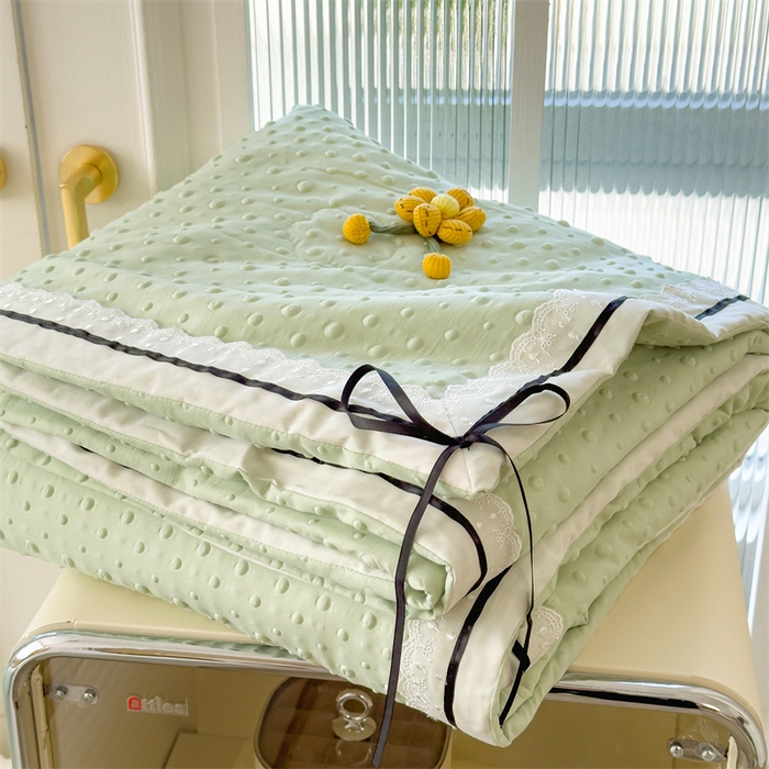 91家纺网 家纺一手货源 找家纺 布凡家居 2026新款四层纱按摩豆豆被泡泡夏被子被芯 小花-浅绿
