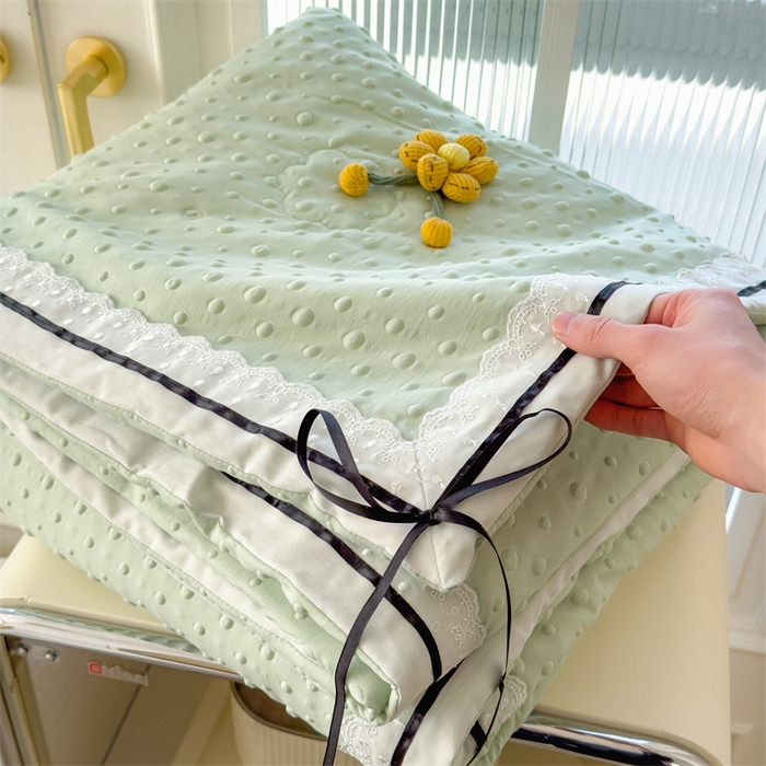 91家纺网 家纺一手货源 找家纺 布凡家居 2026新款四层纱按摩豆豆被泡泡夏被子被芯 小花-浅绿