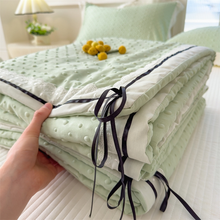 91家纺网 家纺一手货源 找家纺 布凡家居 2026新款四层纱按摩豆豆被泡泡夏被子被芯 小花-浅绿