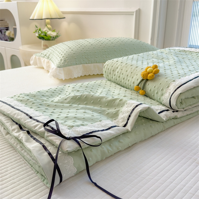 91家纺网 家纺一手货源 找家纺 布凡家居 2026新款四层纱按摩豆豆被泡泡夏被子被芯 小花-浅绿