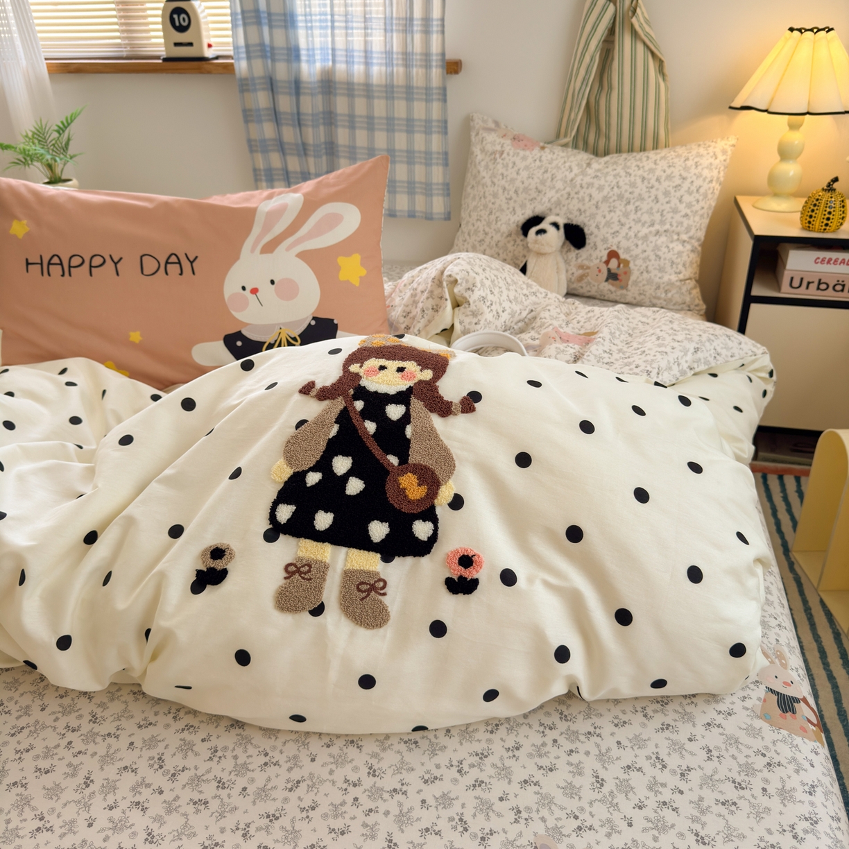 91家纺网 家纺一手货源 找家纺 云锦家居 2026新款13370纯棉毛巾绣呆萌系列四件套第一波 波点女孩