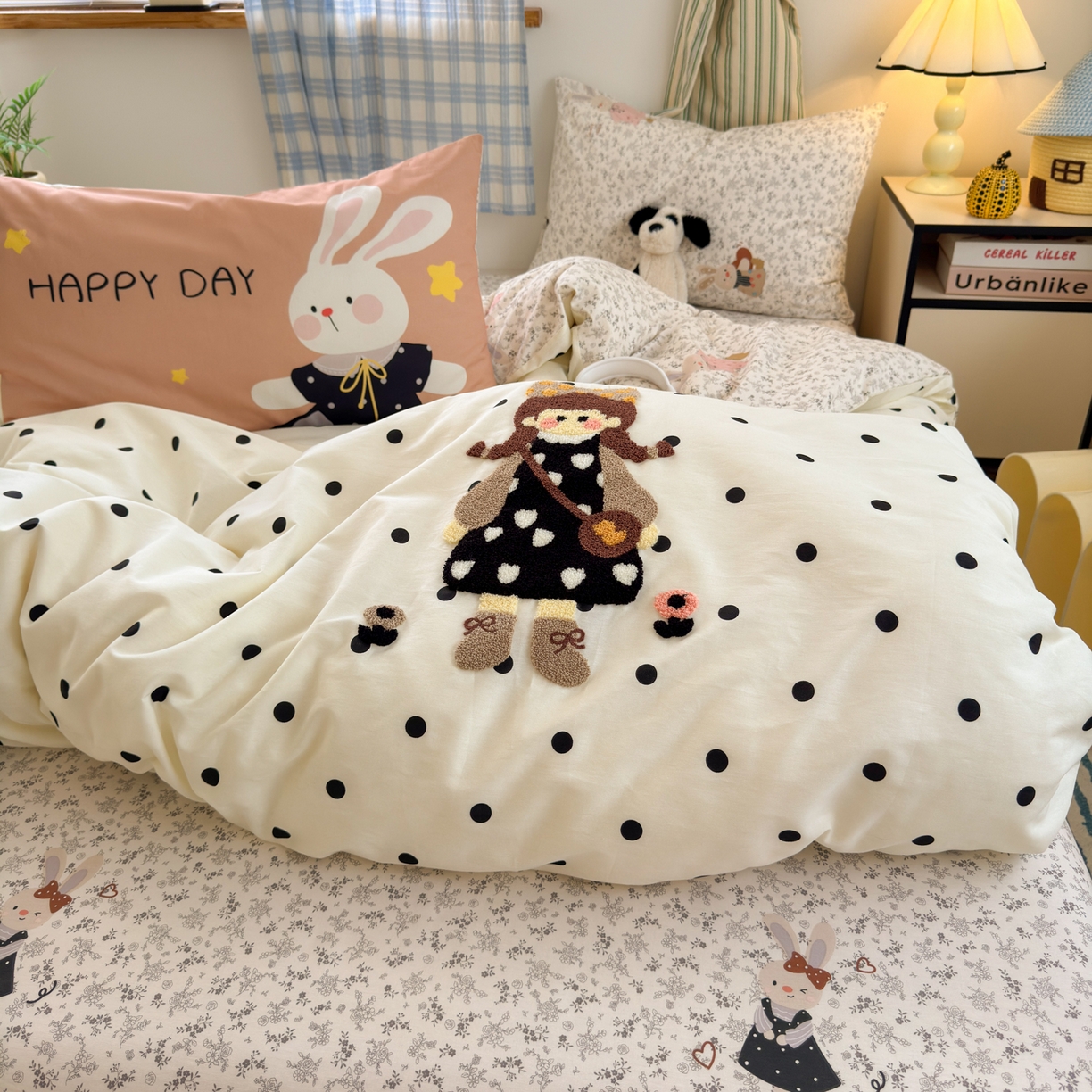 91家纺网 家纺一手货源 找家纺 云锦家居 2026新款13370纯棉毛巾绣呆萌系列四件套第一波 波点女孩