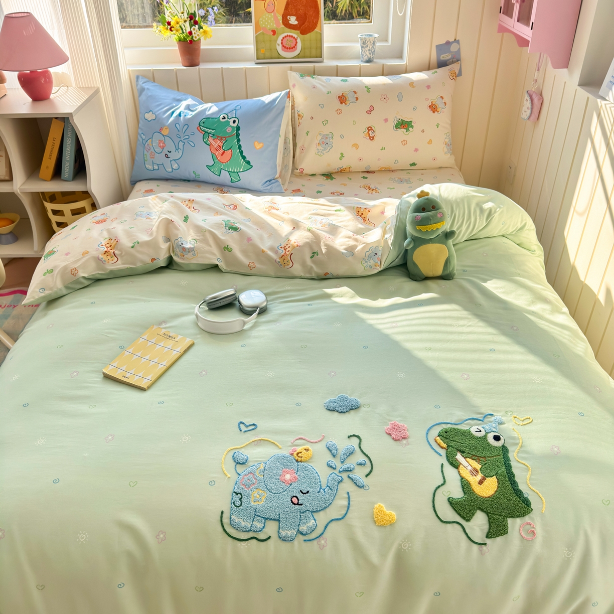 91家纺网 家纺一手货源 找家纺 云锦家居 2026新款13370纯棉毛巾绣呆萌系列四件套第一波 动物世界