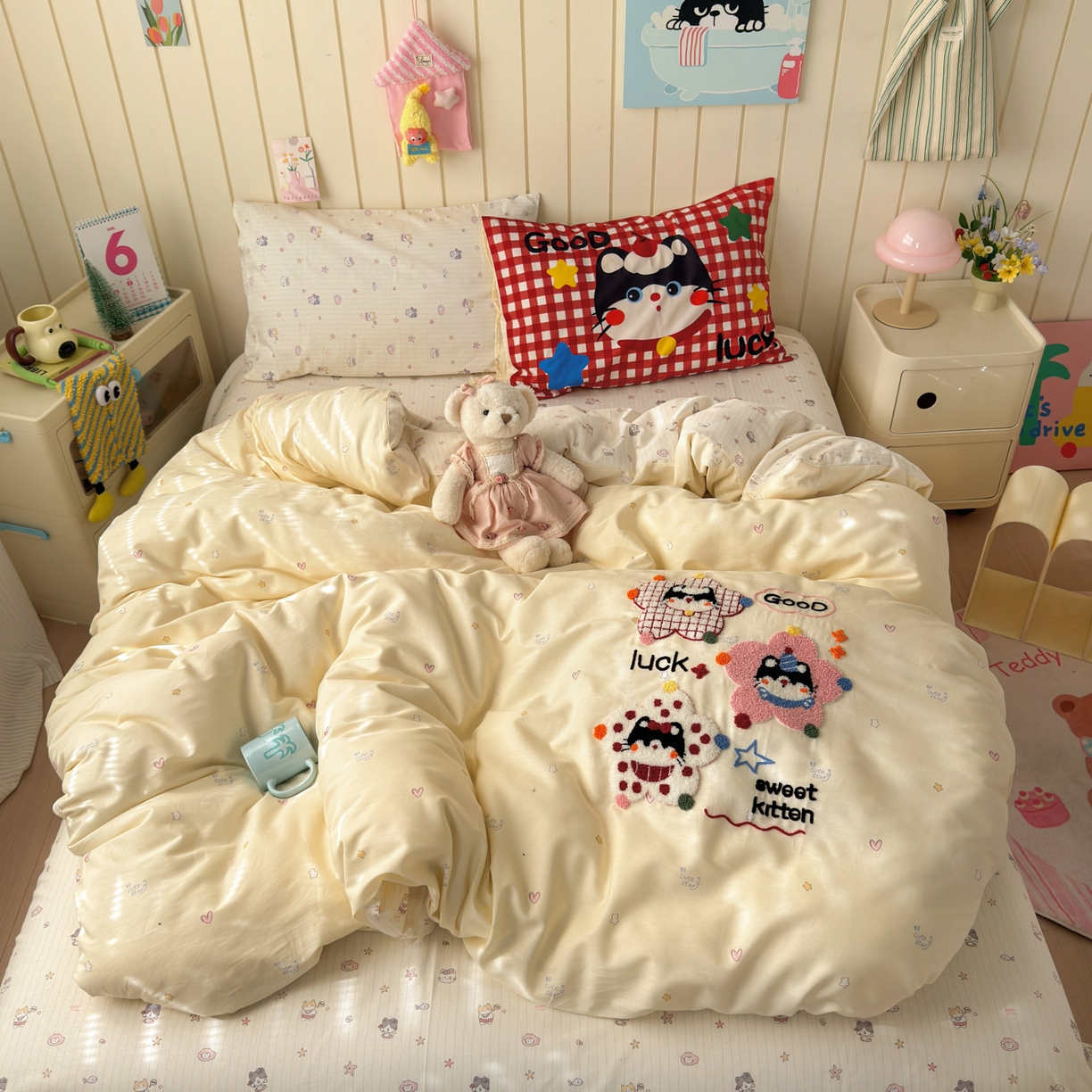 91家纺网 家纺一手货源 找家纺 云锦家居 2026新款13370纯棉毛巾绣呆萌系列四件套第一波 彩色小猫