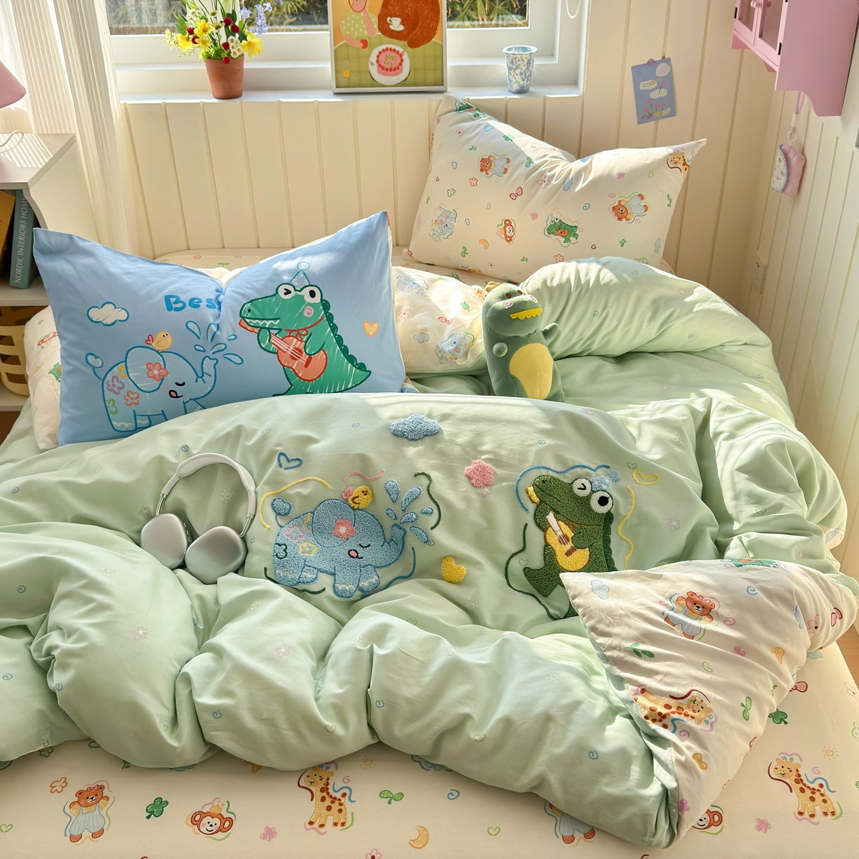 91家纺网 家纺一手货源 找家纺 云锦家居 2026新款13370纯棉毛巾绣呆萌系列四件套第一波 动物世界