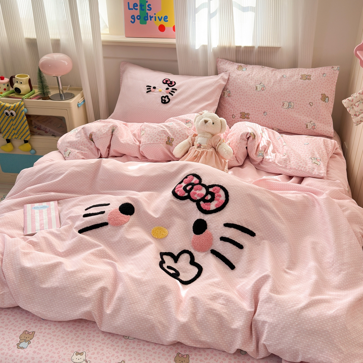 91家纺网 家纺一手货源 找家纺 云锦家居 2026新款13370纯棉毛巾绣呆萌系列四件套第一波 豹纹KT 粉