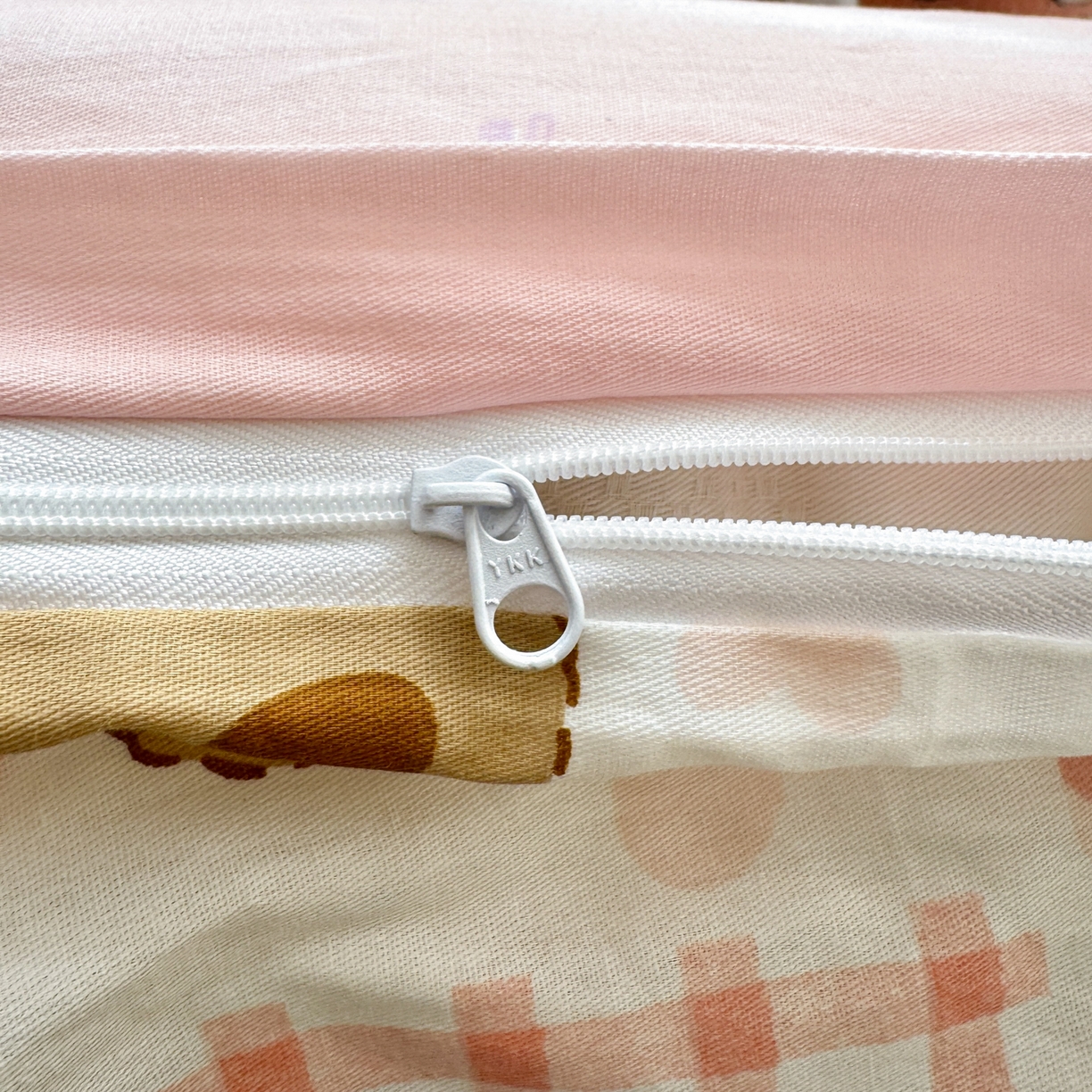 91家纺网 家纺一手货源 找家纺 云锦家居 2026新款13370纯棉毛巾绣呆萌系列四件套第一波 拼图屋