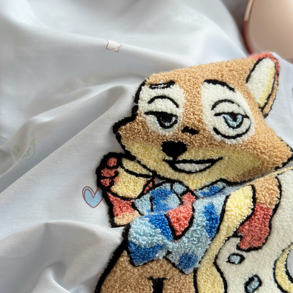 91家纺网 家纺一手货源 找家纺 云锦家居 2026新款13370纯棉毛巾绣呆萌系列四件套第一波 萌趣CP