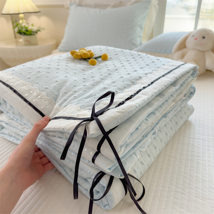 91家纺网 家纺一手货源 找家纺 布凡家居 2026新款四层纱按摩豆豆被泡泡夏被子被芯 小花-天空蓝