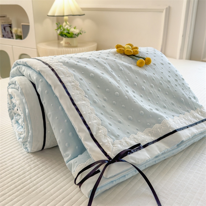 91家纺网 家纺一手货源 找家纺 布凡家居 2026新款四层纱按摩豆豆被泡泡夏被子被芯 小花-天空蓝