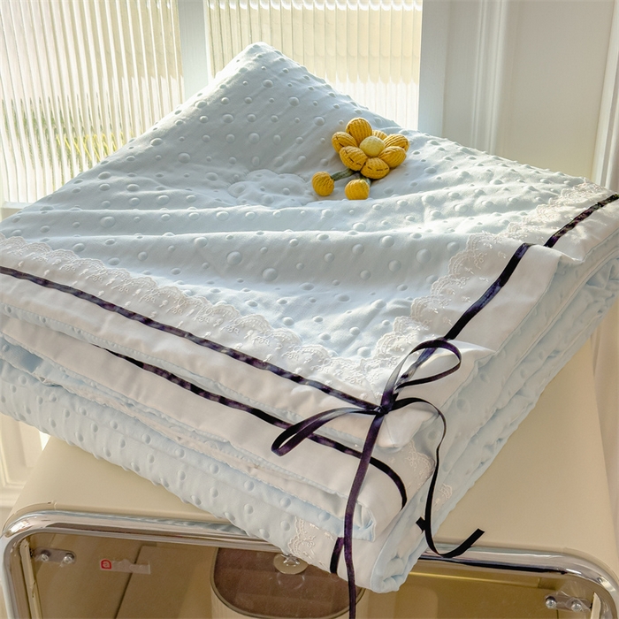 91家纺网 家纺一手货源 找家纺 布凡家居 2026新款四层纱按摩豆豆被泡泡夏被子被芯 小花-天空蓝