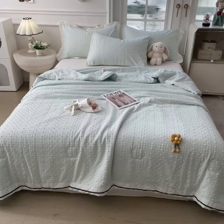 91家纺网 家纺一手货源 找家纺 布凡家居 2026新款四层纱按摩豆豆被泡泡夏被子被芯 小花-天空蓝