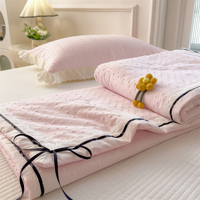 91家纺网 家纺一手货源 找家纺 布凡家居 2026新款四层纱按摩豆豆被泡泡夏被子被芯 小花-樱花粉