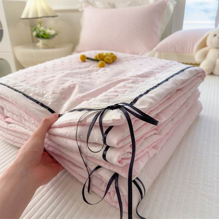 91家纺网 家纺一手货源 找家纺 布凡家居 2026新款四层纱按摩豆豆被泡泡夏被子被芯 小花-樱花粉