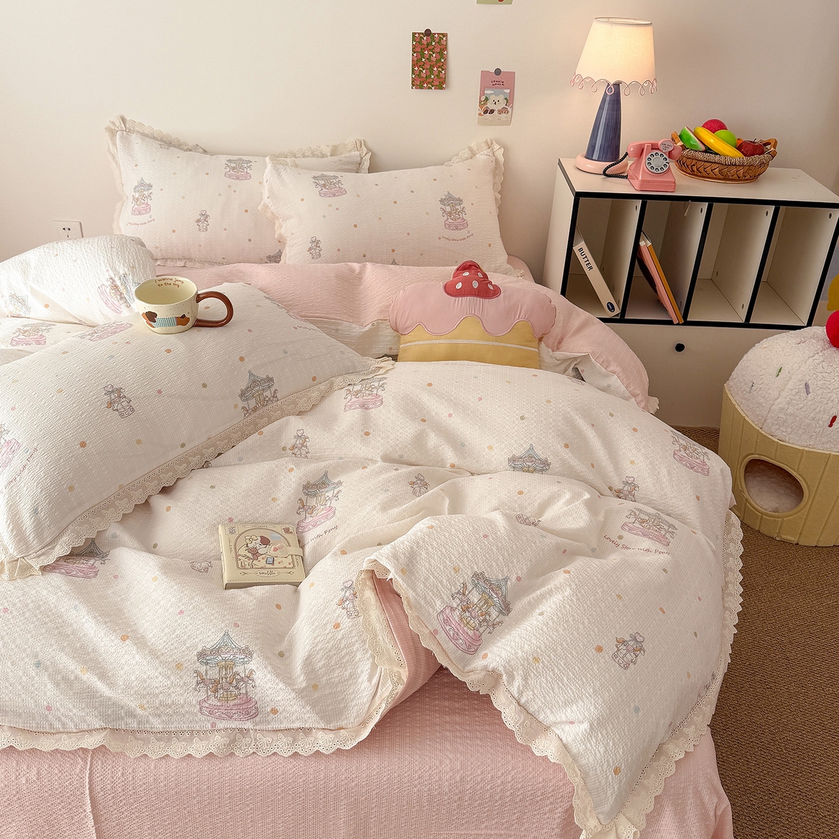 91家纺网 家纺一手货源 找家纺 吾欢心 2026春夏新款韩版纯棉花边泡芙双层纱四件套 旋转木马