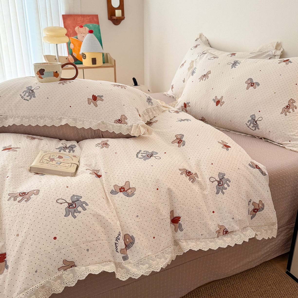 91家纺网 家纺一手货源 找家纺 吾欢心 2026春夏新款韩版纯棉花边泡芙双层纱四件套 元气木马