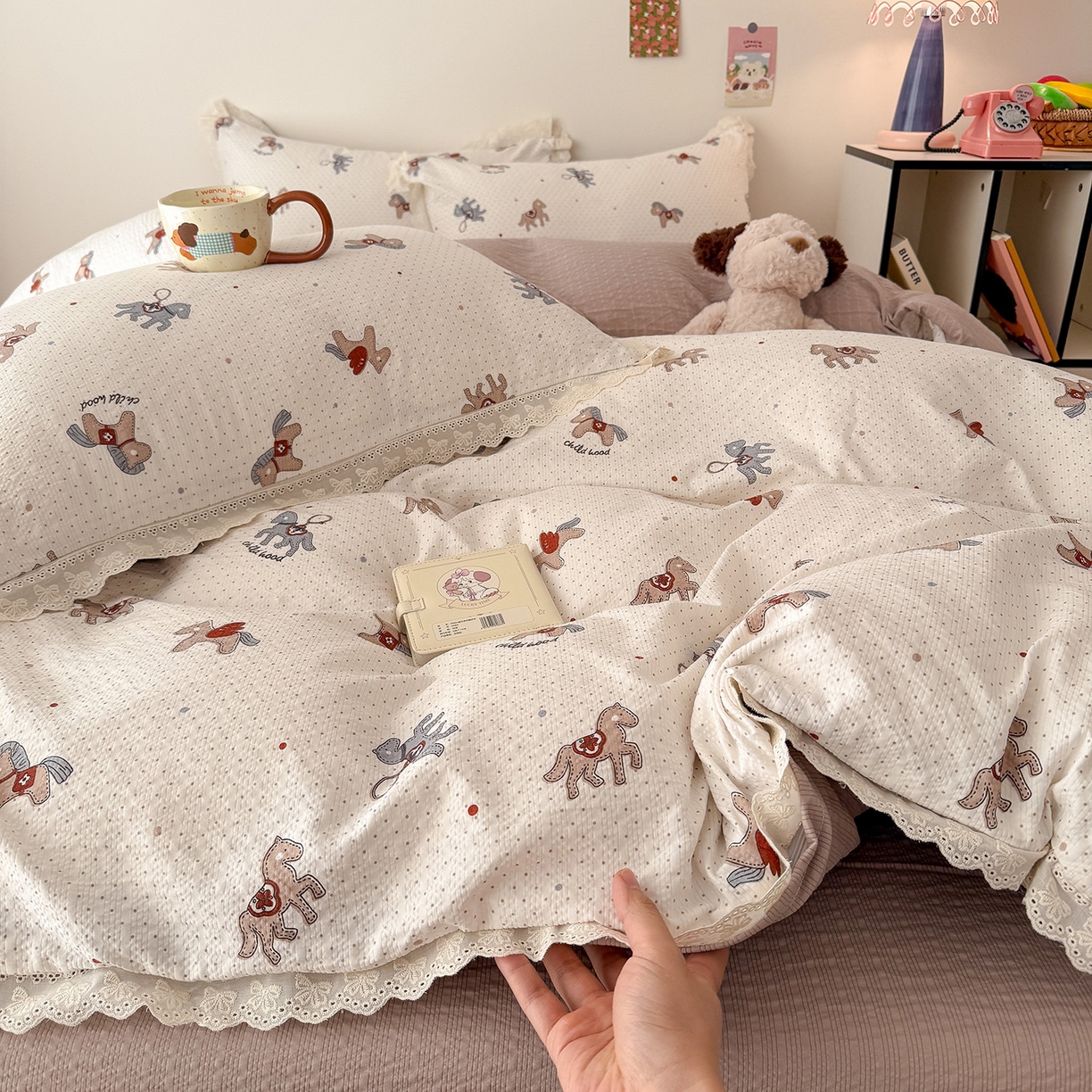 91家纺网 家纺一手货源 找家纺 吾欢心 2026春夏新款韩版纯棉花边泡芙双层纱四件套 元气木马