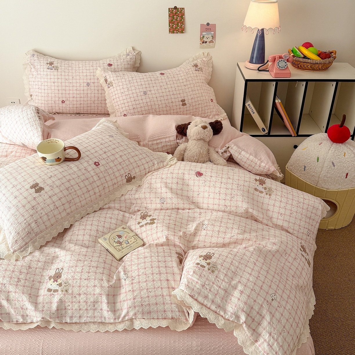 91家纺网 家纺一手货源 找家纺 吾欢心 2026春夏新款韩版纯棉花边泡芙双层纱四件套 菲比小兔