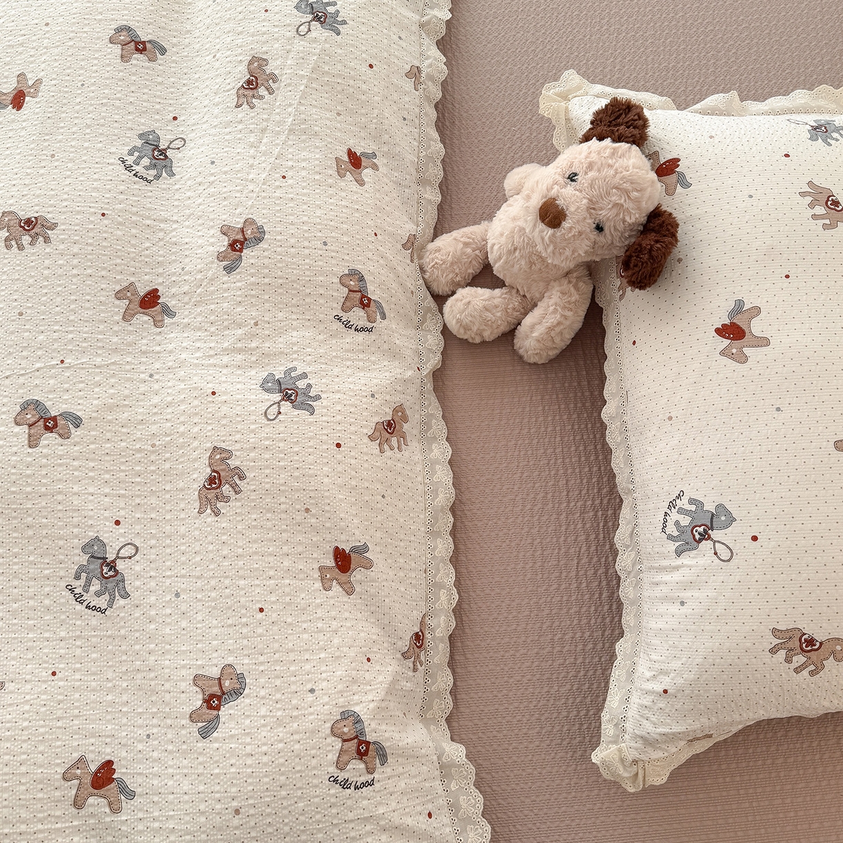 91家纺网 家纺一手货源 找家纺 吾欢心 2026春夏新款韩版纯棉花边泡芙双层纱四件套 元气木马