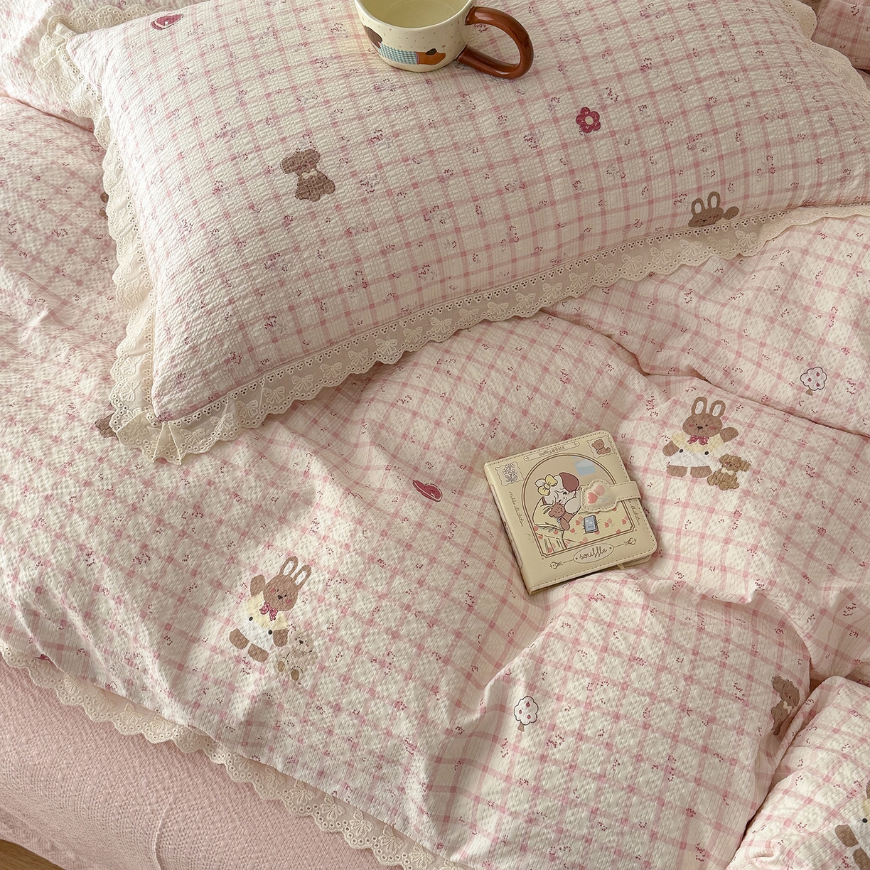 91家纺网 家纺一手货源 找家纺 吾欢心 2026春夏新款韩版纯棉花边泡芙双层纱四件套 菲比小兔