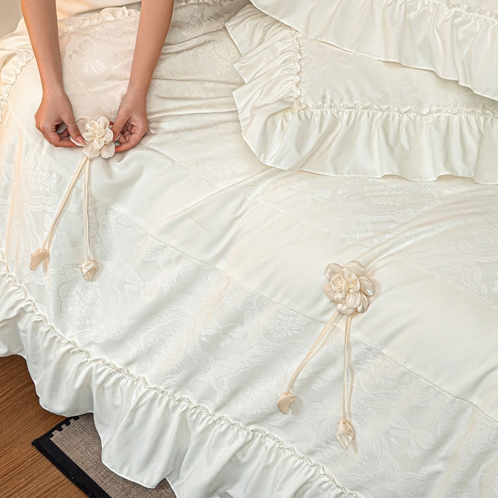 91家纺网 家纺一手货源 找家纺 豪美鑫家纺 2026新款提花四件套 花开半夏系列 花开半夏-奶白