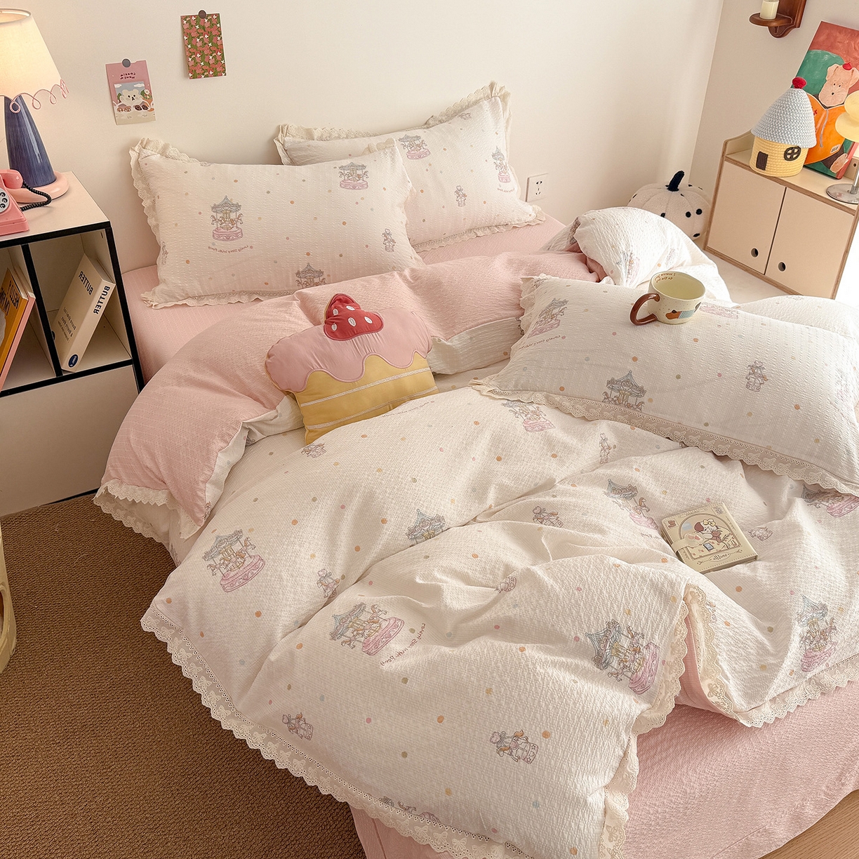 91家纺网 家纺一手货源 找家纺 吾欢心 2026春夏新款韩版纯棉花边泡芙双层纱四件套 旋转木马