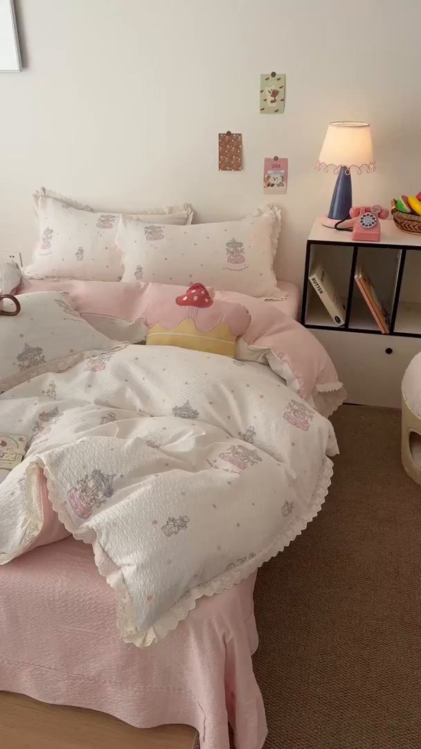 91家纺网 家纺一手货源 找家纺 吾欢心 2026春夏新款韩版纯棉花边泡芙双层纱四件套 旋转木马