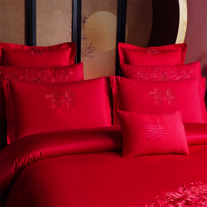 91家纺网 家纺一手货源 找家纺 慕她家纺 2026慕她大花工艺款全棉纯棉婚庆四件套大红色刺绣结婚床上用品 走进幸福 红