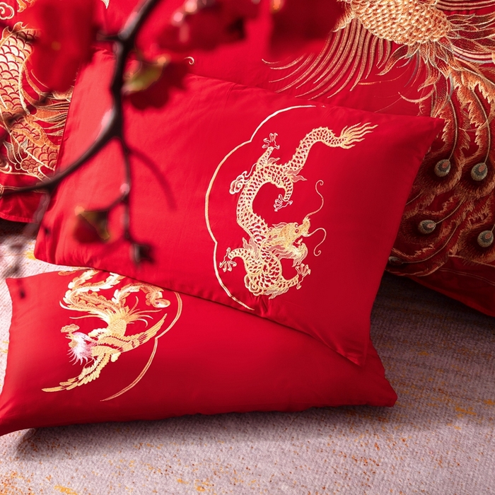 91家纺网 家纺一手货源 找家纺 慕她家纺 2026慕她大花工艺款全棉纯棉婚庆四件套大红色刺绣结婚床上用品 龙凤添喜