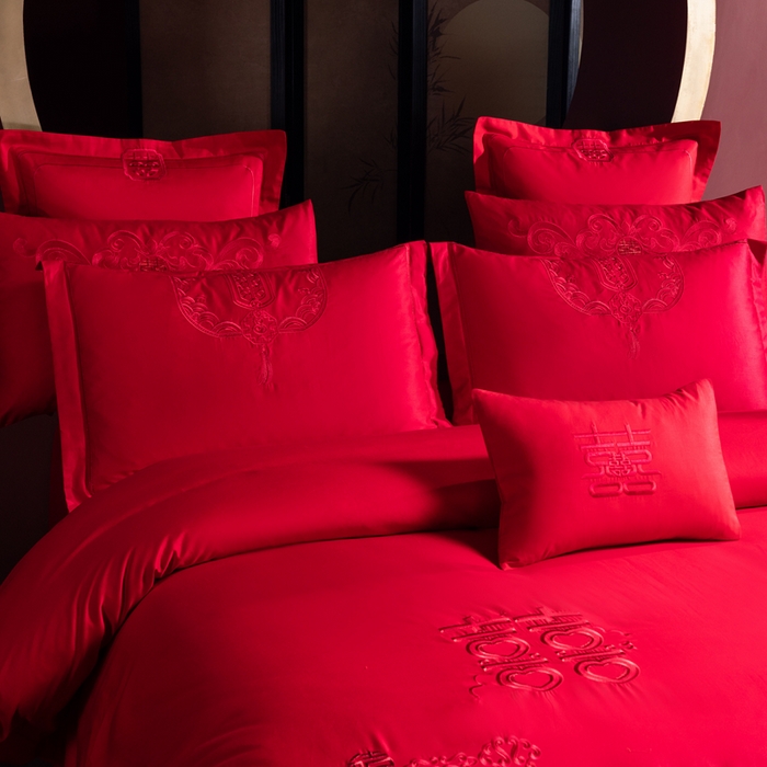 91家纺网 家纺一手货源 找家纺 慕她家纺 2026慕她大花工艺款全棉纯棉婚庆四件套大红色刺绣结婚床上用品 诗韵牡丹