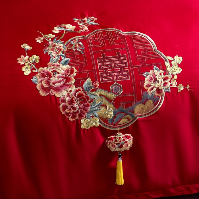 91家纺网 家纺一手货源 找家纺 慕她家纺 2026慕她大花工艺款全棉纯棉婚庆四件套大红色刺绣结婚床上用品 双喜临门
