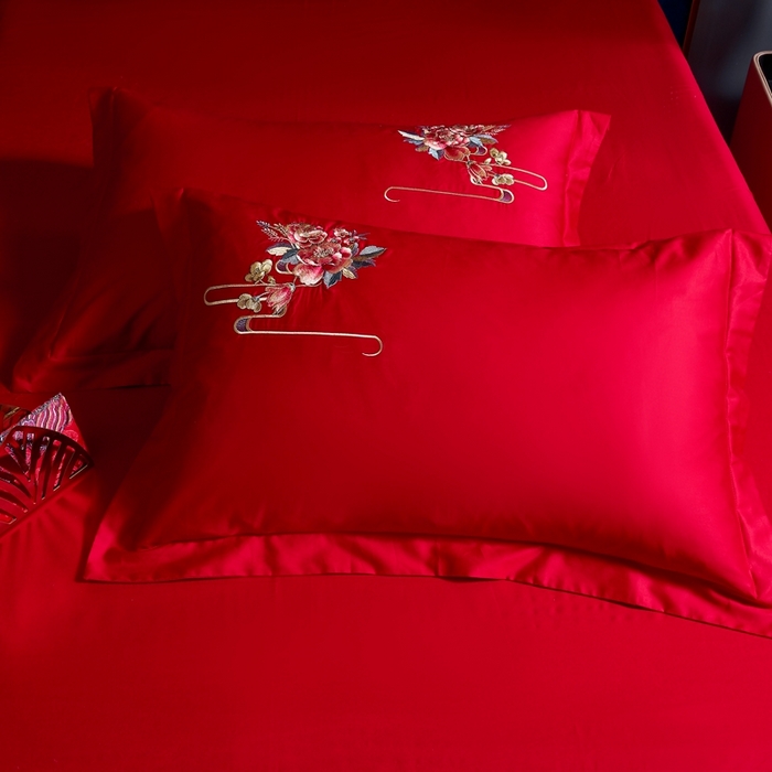 91家纺网 家纺一手货源 找家纺 慕她家纺 2026慕她大花工艺款全棉纯棉婚庆四件套大红色刺绣结婚床上用品 双喜临门