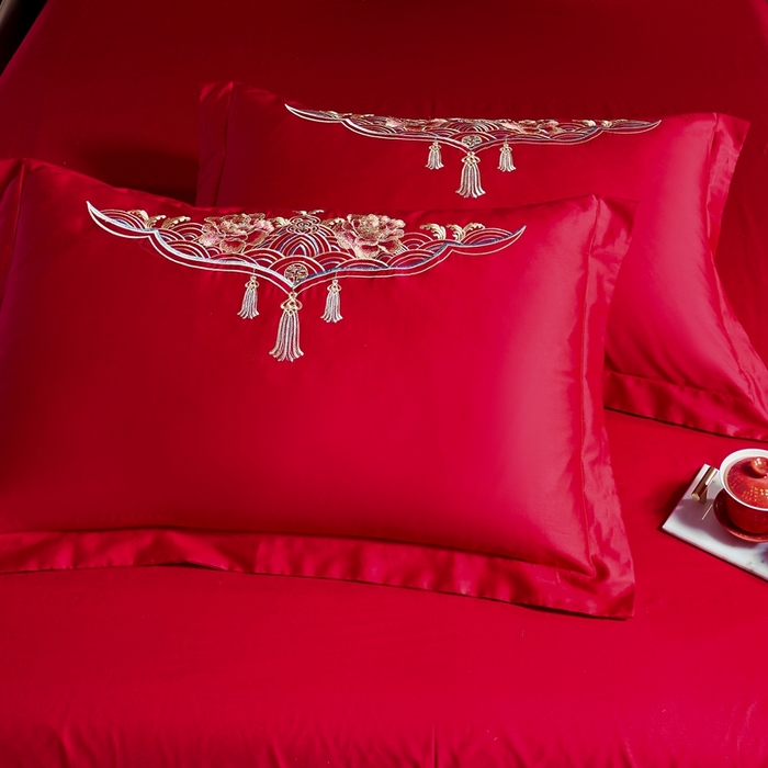 91家纺网 家纺一手货源 找家纺 慕她家纺 2026慕她大花工艺款全棉纯棉婚庆四件套大红色刺绣结婚床上用品 佳偶天成