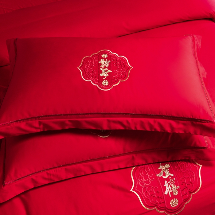 91家纺网 家纺一手货源 找家纺 慕她家纺 2026慕她大花工艺款全棉纯棉婚庆四件套大红色刺绣结婚床上用品 恩爱情深