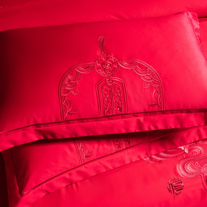 91家纺网 家纺一手货源 找家纺 慕她家纺 2026慕她大花工艺款全棉纯棉婚庆四件套大红色刺绣结婚床上用品 诗韵牡丹