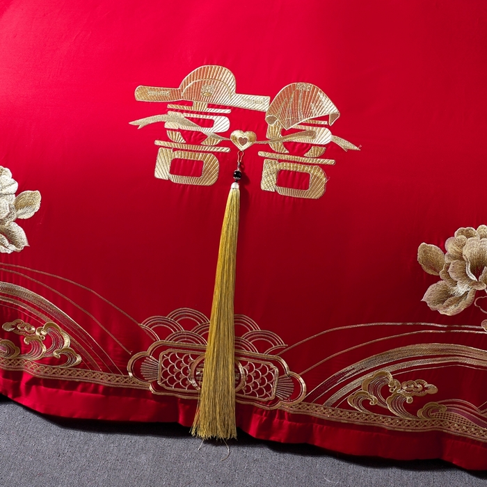 91家纺网 家纺一手货源 找家纺 慕她家纺 2026慕她大花工艺款全棉纯棉婚庆四件套大红色刺绣结婚床上用品 缔结良缘 金