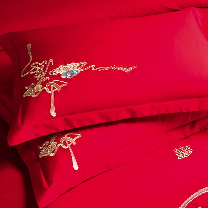 91家纺网 家纺一手货源 找家纺 慕她家纺 2026慕她大花工艺款全棉纯棉婚庆四件套大红色刺绣结婚床上用品 如愿