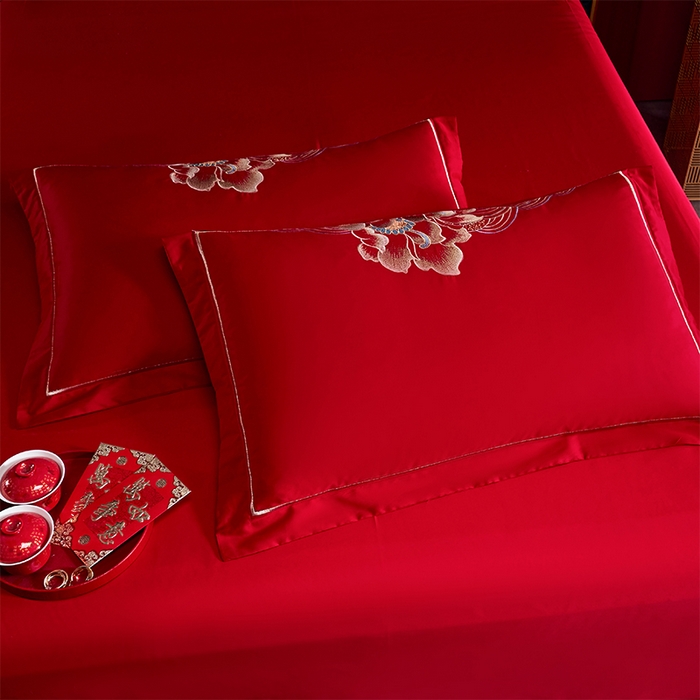 91家纺网 家纺一手货源 找家纺 慕她家纺 2026慕她大花工艺款全棉纯棉婚庆四件套大红色刺绣结婚床上用品 花开志喜